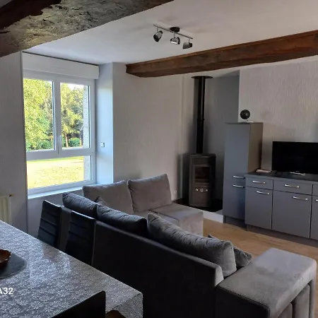 De L'aumondiere アパート *