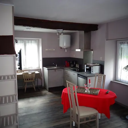 De L'aumondiere アパート *