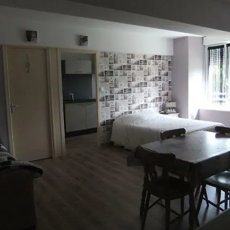 De L'aumondiere アパート Condé-sur-Noireau