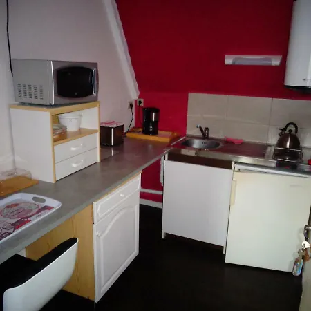 De L'aumondiere アパート *