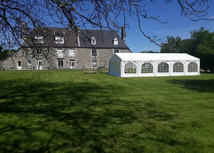 De L'aumondiere Apartment